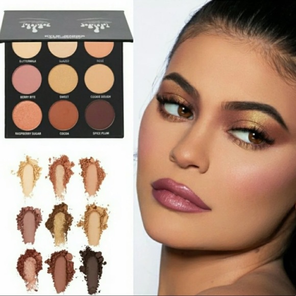 🎉HP🎉 Kylie The Sorta Sweet Eyeshadow Palette - Picture 3 of 13